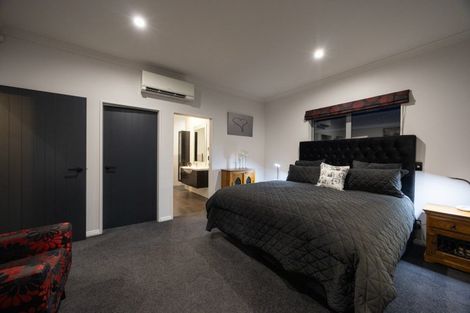 Photo of property in 3 Riverstone Grove, Hokowhitu, Palmerston North, 4410