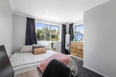 Photo of property in 107 Kenmore Street, Newlands, Wellington, 6037