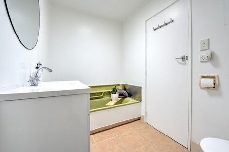 Photo of property in 70 Walker Crescent, East Gore, Gore, 9710