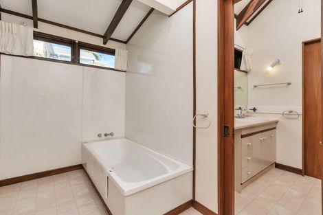 Photo of property in 7 Galaxy Drive, Mairangi Bay, Auckland, 0630