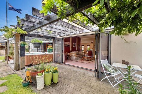 Photo of property in 44 Easton Way, Levin, 5510