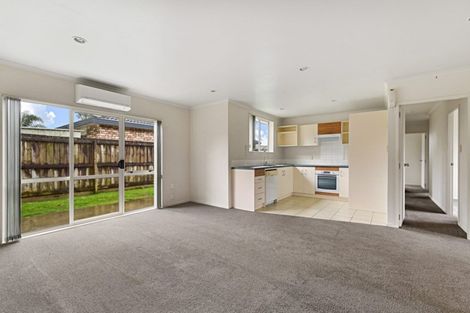 Photo of property in 18 Ranch Place, Pukekohe, 2120