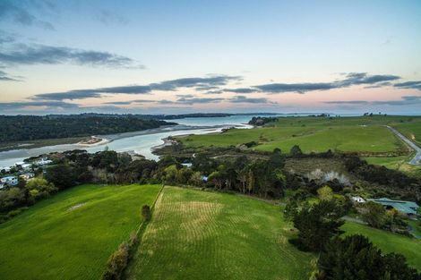 Photo of property in 64 Okura River Road, Okura, Albany, 0792