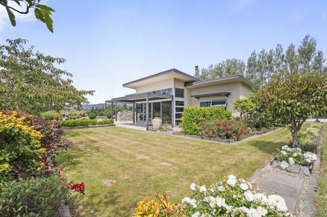 Photo of property in 14 Branksome Place, Aokautere, Palmerston North, 4471
