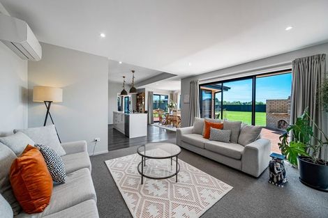 Photo of property in 70 Kingsdowne Drive, West Melton, 7618