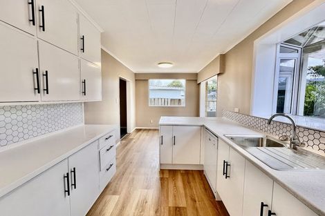 Photo of property in 76 California Drive, Totara Park, Upper Hutt, 5018