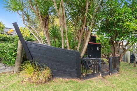 Photo of property in 1 Green Lane, Helensville, 0800