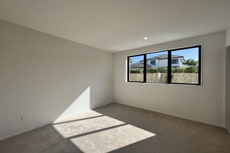 Photo of property in 5 Vinifera Place, Fairview Heights, Auckland, 0632