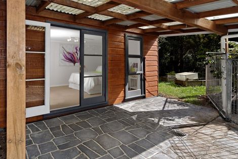 Photo of property in 97 Shaw Road, Oratia, Auckland, 0604