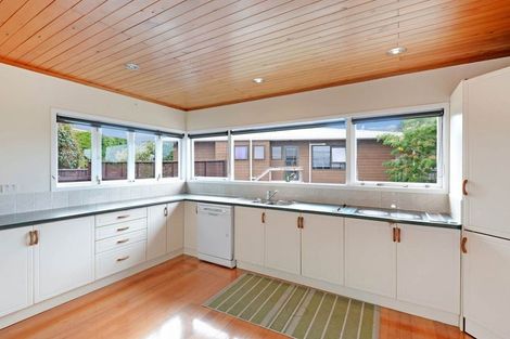 Photo of property in 4 Windsor Place, Windsor Park, Auckland, 0630