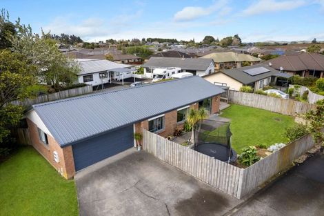 Photo of property in 16 O'sullivan Place, Waiuku, 2123