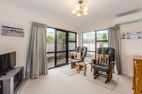 Photo of property in 31 Awanui Drive, Waikanae, 5036