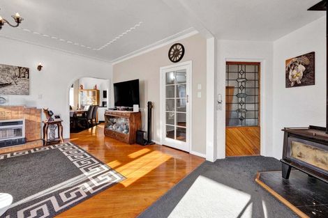 Photo of property in 227 South Road, Hawera, 4610