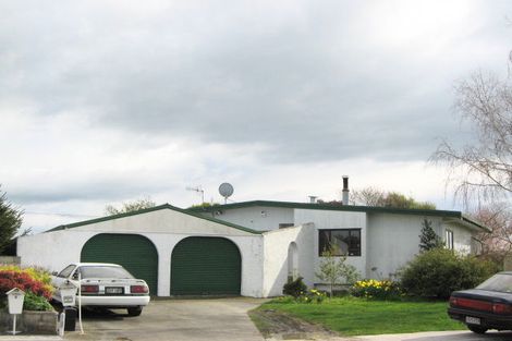 Photo of property in 2 Sutton Avenue, Clive, 4102