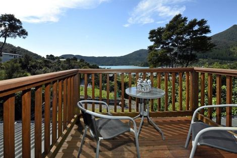 Photo of property in 5 Kaimiko Place, Okiwi Bay, 7193