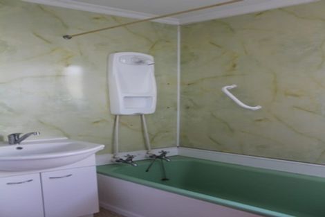 Photo of property in 1 Park Street, Winton, 9720