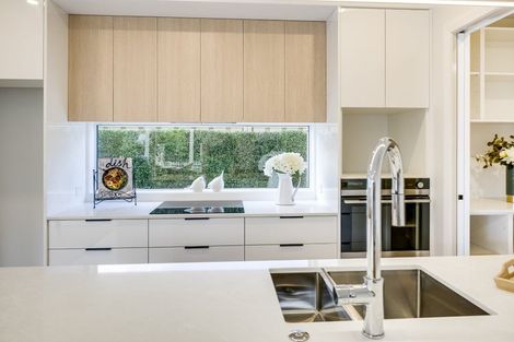 Photo of property in 9b Church Road, Taradale, Napier, 4112