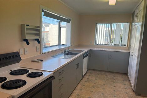 Photo of property in 2 Winslow Place, Levin, 5510