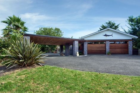 Photo of property in 97 Shaw Road, Oratia, Auckland, 0604