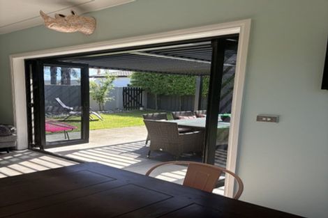 Photo of property in 39 Heynes Place, Clive, 4102