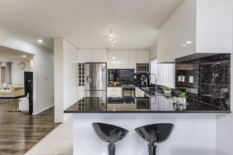 Photo of property in 5 Staten Place, Mangere, Auckland, 2022