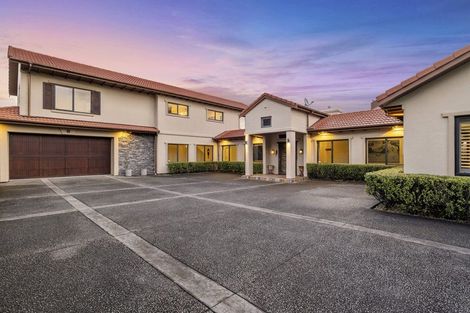 Photo of property in 12 Veale Road, Frankleigh Park, New Plymouth, 4310