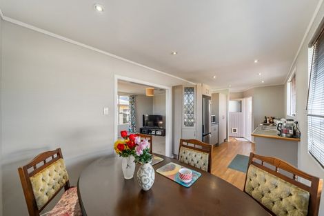 Photo of property in 20 Blueberry Grove, Timberlea, Upper Hutt, 5018