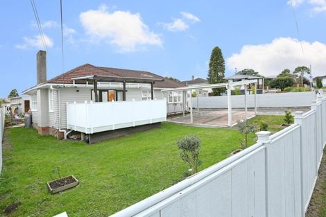 Photo of property in 3 Glen Marine Parade, Glendene, Auckland, 0602