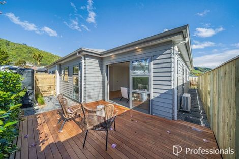 Photo of property in 9b Seddon Street, Waikanae, 5036
