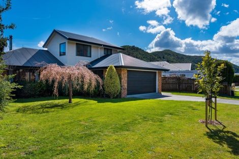 Photo of property in 7 Glentui Place, Waikawa, Picton, 7220