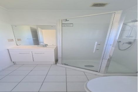 Photo of property in 19 Lockington Avenue, Henderson, Auckland, 0612