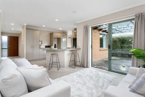 Photo of property in 2/10 Hannon Road, Cambridge, 3434