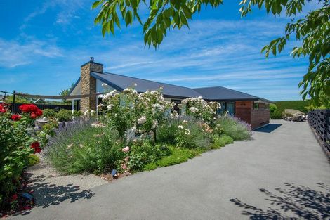 Photo of property in 7 Huntly Road, Outram, 9019