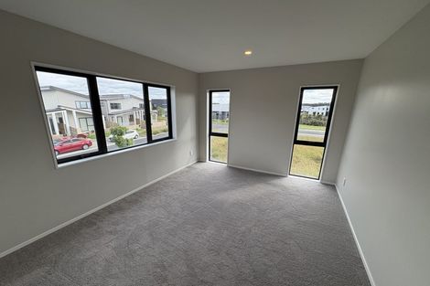 Photo of property in 9 Kapeta Lane, Karaka, 2113