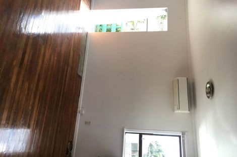 Photo of property in 26 Kingdale Road, Henderson, Auckland, 0610