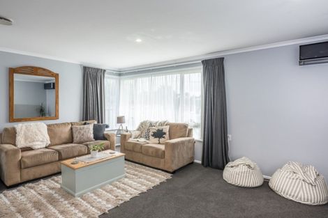 Photo of property in 2 Konini Grove, Raumati Beach, Paraparaumu, 5032
