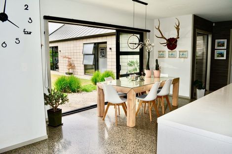 Photo of property in 16 Kaniera Terrace, Cambridge, 3434