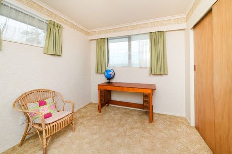 Photo of property in 1a Lowestoft Place, West End, Palmerston North, 4412