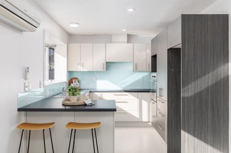 Photo of property in 2/52a Berkshire Drive, Avonhead, Christchurch, 8042