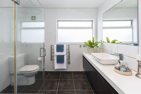 Photo of property in 1 Hanover Place, Ilam, Christchurch, 8041