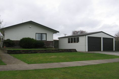 Photo of property in 146 Hillcrest Drive, Kelvin Grove, Palmerston North, 4414