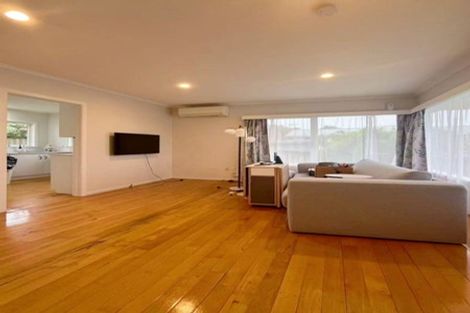 Photo of property in 1/13a Evelyn Place, Hillcrest, Auckland, 0627