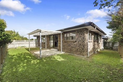 Photo of property in 2/2 Anna Watson Road, Half Moon Bay, Auckland, 2012