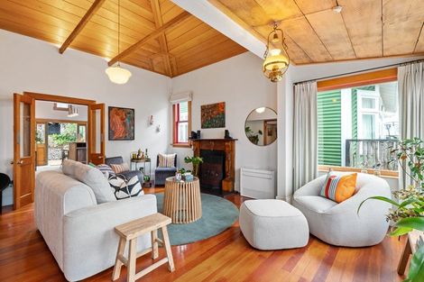 Photo of property in 10 Ferry Street, Seatoun, Wellington, 6022