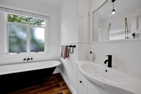 Photo of property in 65 Pioneer Road, Moturoa, New Plymouth, 4310