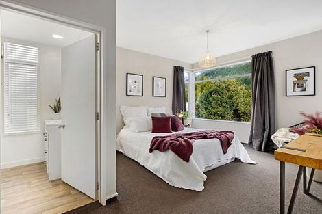 Photo of property in 10a Mackinnon Terrace, Sunshine Bay, Queenstown, 9300