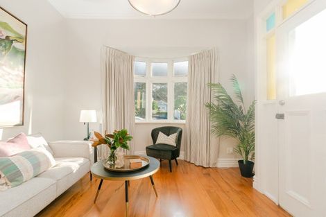 Photo of property in 9 Royal Street, Berhampore, Wellington, 6023