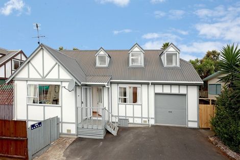 Photo of property in 10a Harding Avenue, Te Atatu South, Auckland, 0610