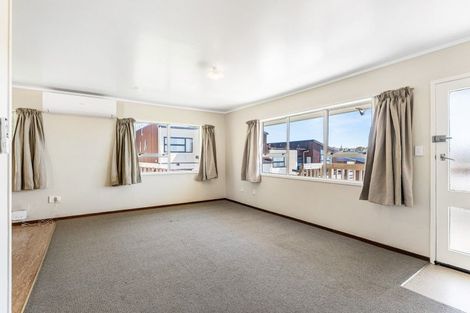 Photo of property in 1/8 Corunna Road, Milford, Auckland, 0620