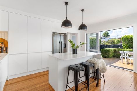 Photo of property in 1/119 Exmouth Road, Northcote, Auckland, 0627